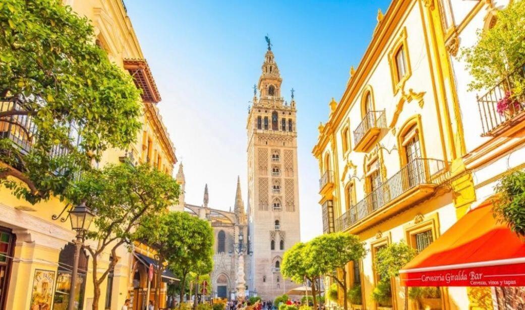 Budget And Cute Rooms With Balcony Sevilla Center Exterior foto