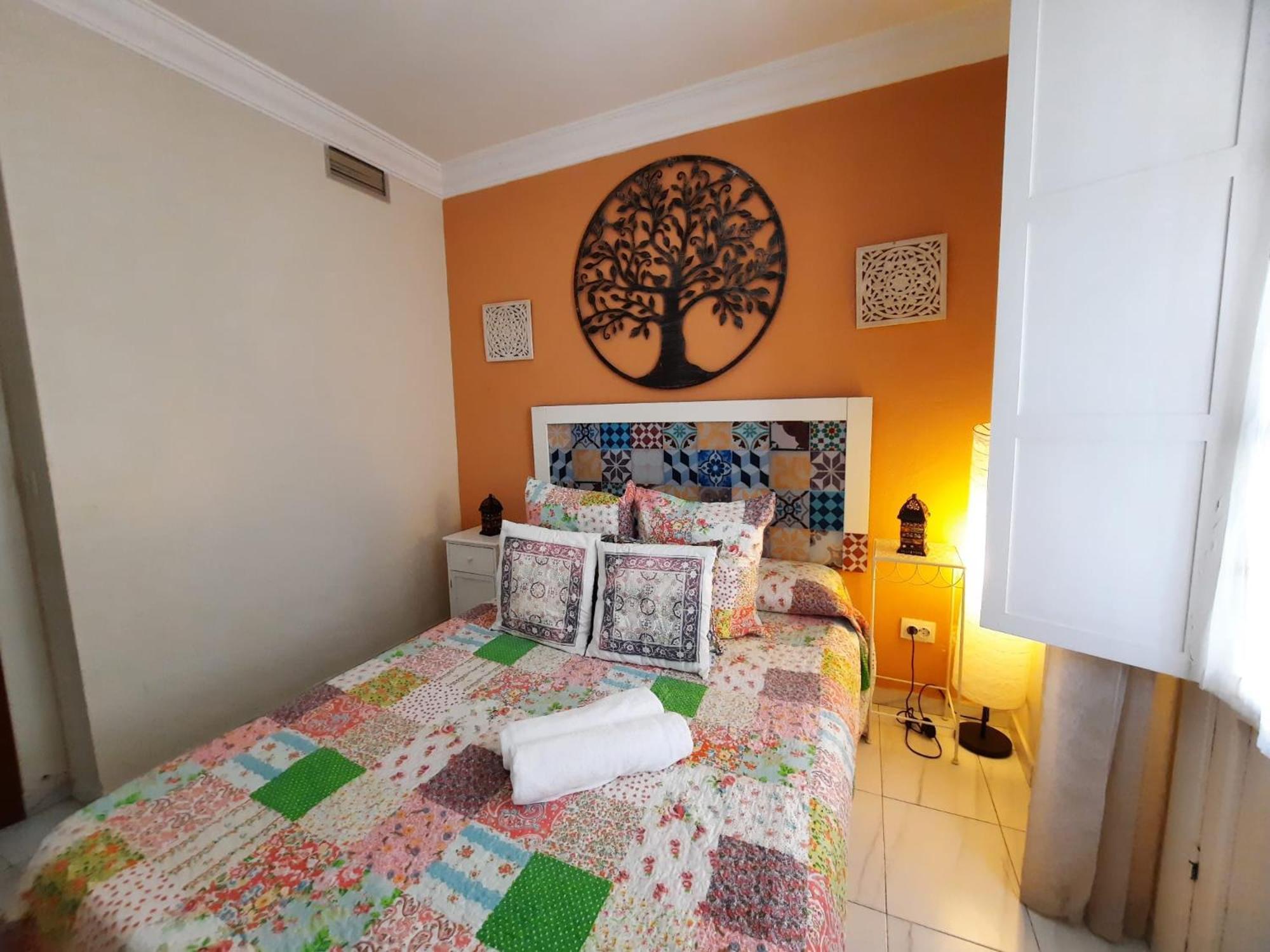 Budget And Cute Rooms With Balcony Sevilla Center Exterior foto