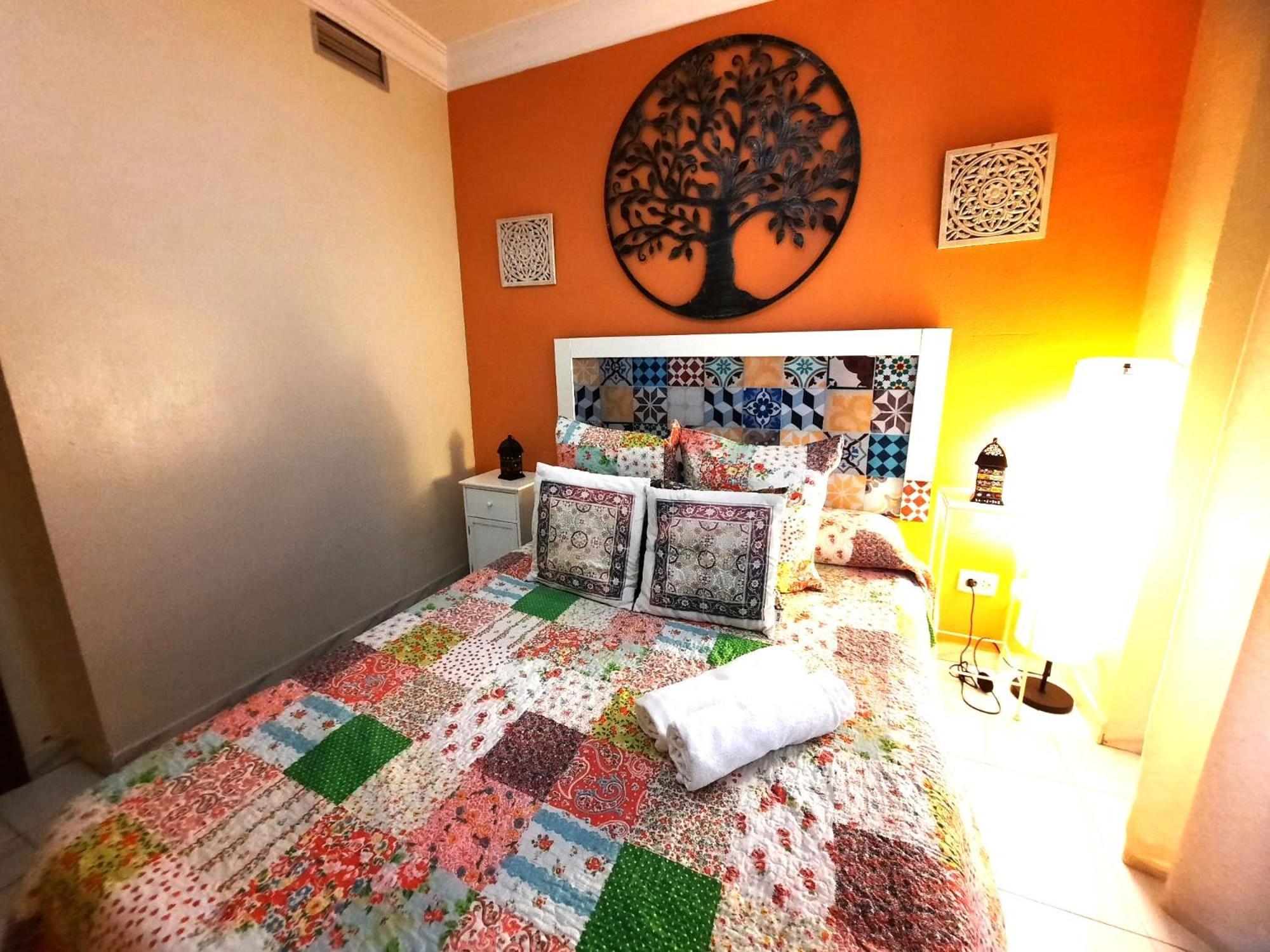 Budget And Cute Rooms With Balcony Sevilla Center Exterior foto