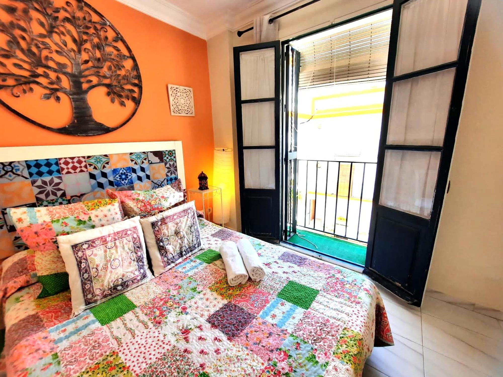 Budget And Cute Rooms With Balcony Sevilla Center Exterior foto