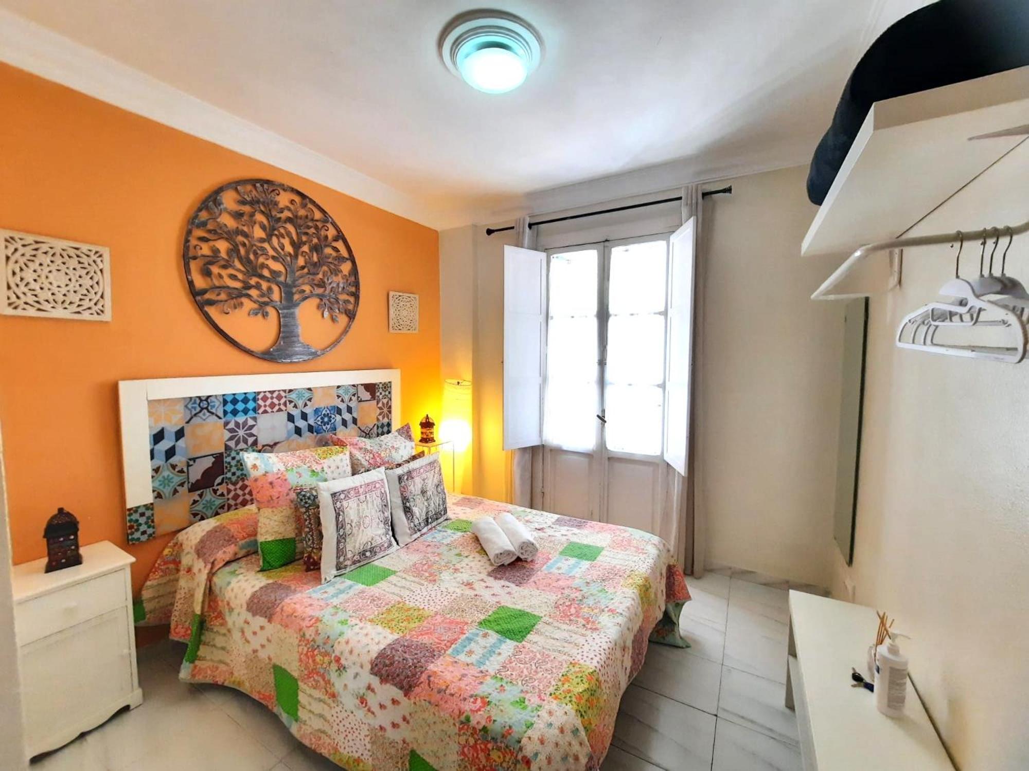 Budget And Cute Rooms With Balcony Sevilla Center Exterior foto