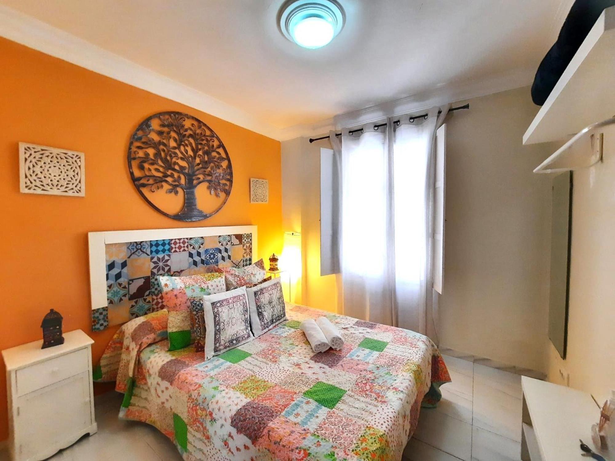 Budget And Cute Rooms With Balcony Sevilla Center Exterior foto