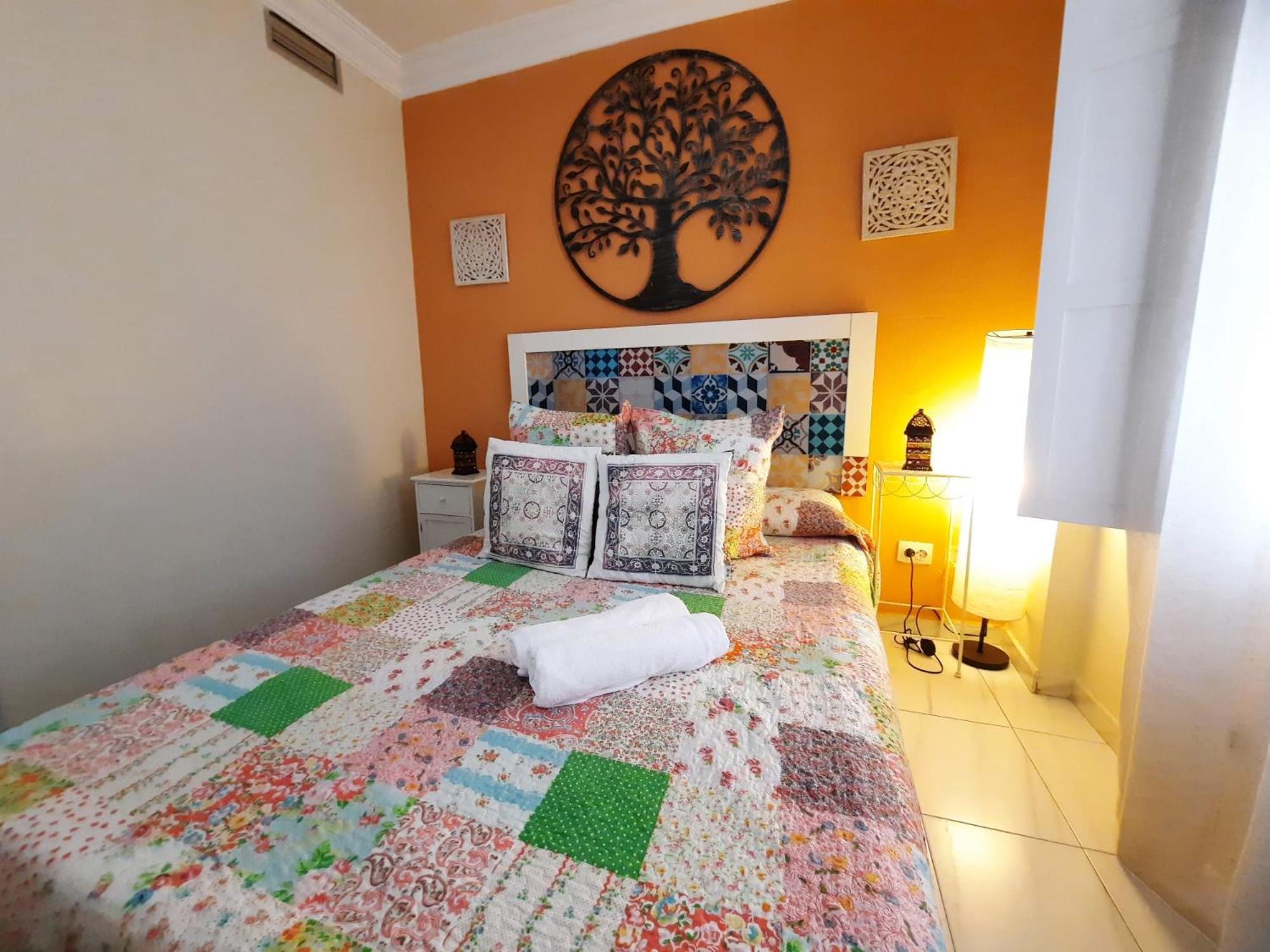 Budget And Cute Rooms With Balcony Sevilla Center Exterior foto
